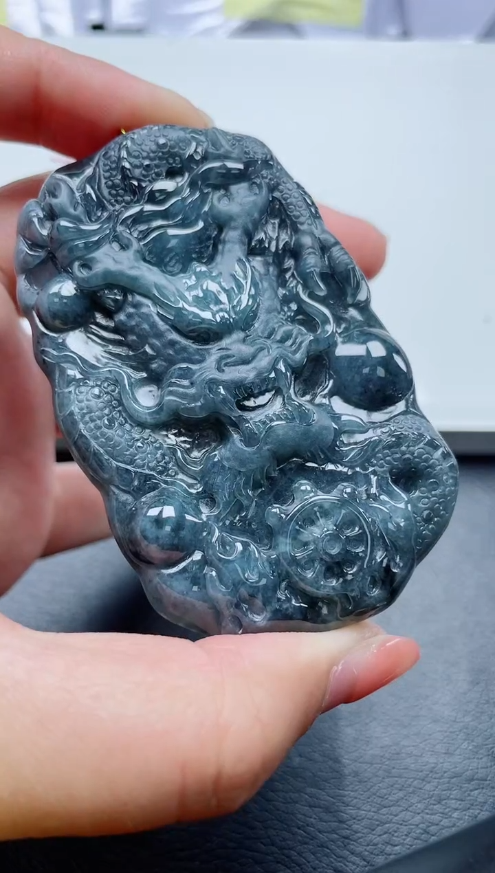 翡翠未镶嵌颈饰