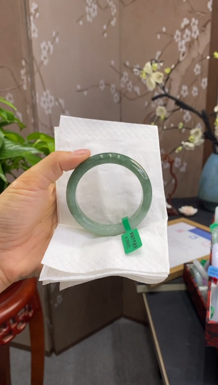 【闪购商品】翡翠手镯未镶嵌多人004515