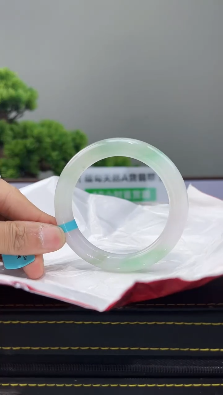 【闪购商品】翡翠手镯未镶嵌手镯3