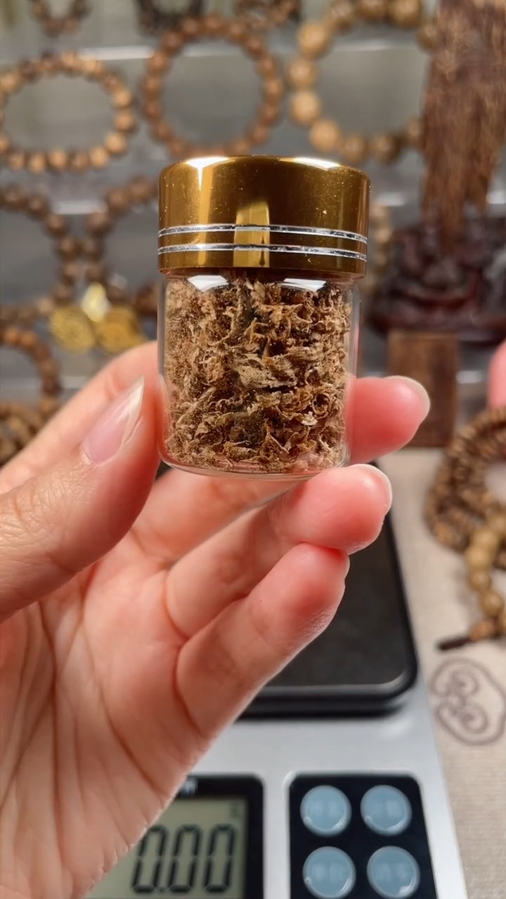 【闪购商品】沉香沉香碎屑黄棋勾丝        