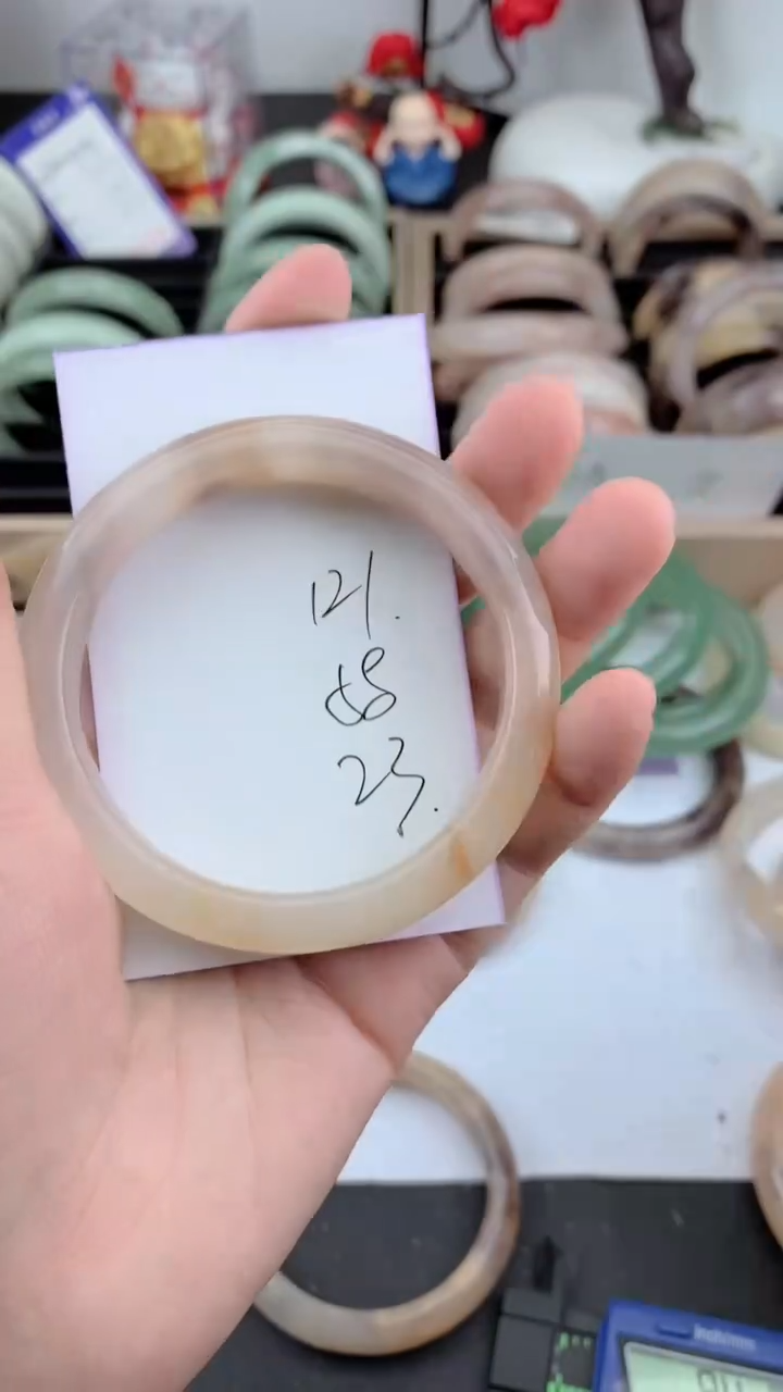 未镶嵌手镯石英质玉121