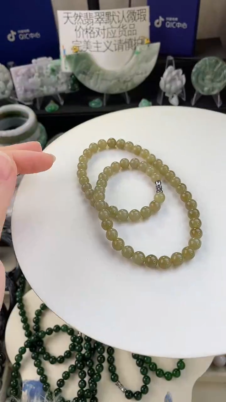未镶嵌和田玉（糖玉）挂件娜****?手工定制默认微瑕主播介绍为准