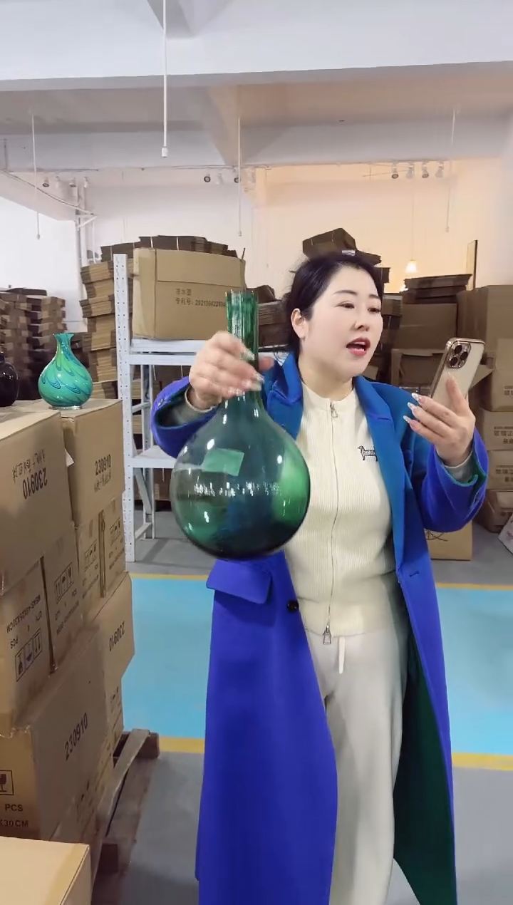 【闪购商品】玻璃UW外贸花瓶微瑕-LH8Q