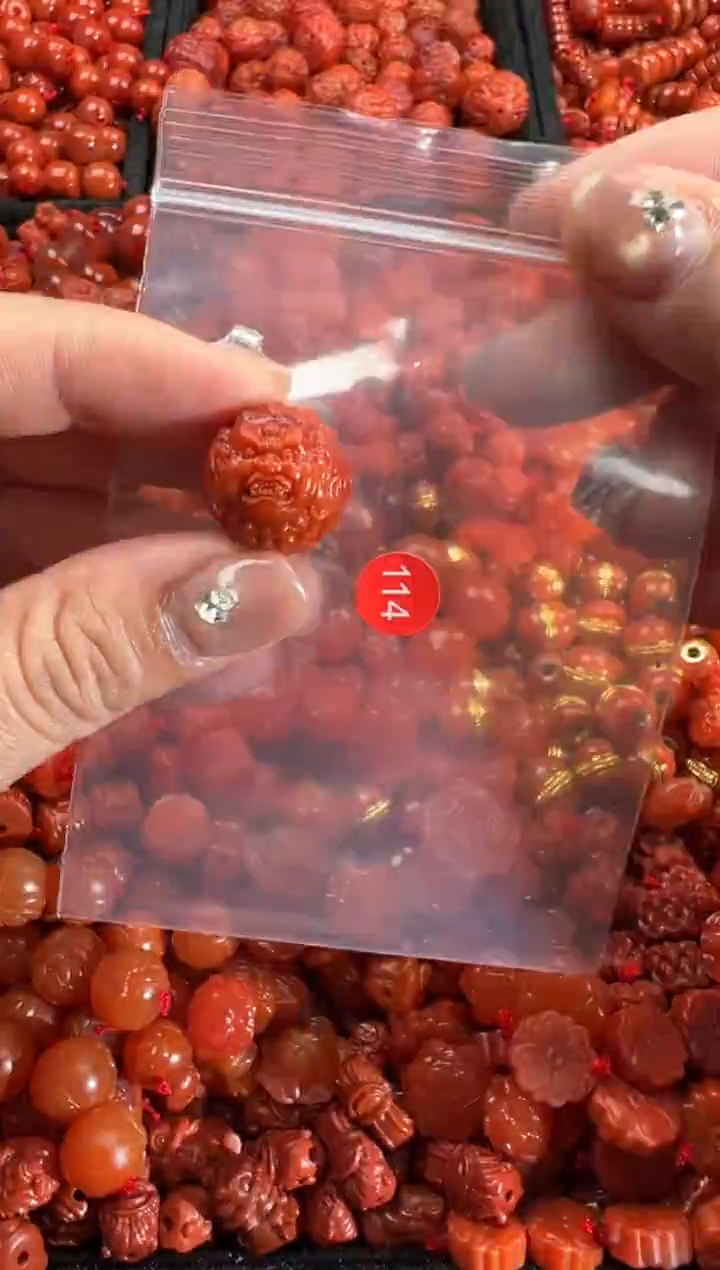 【闪购商品】南红玛瑙合金颈饰1