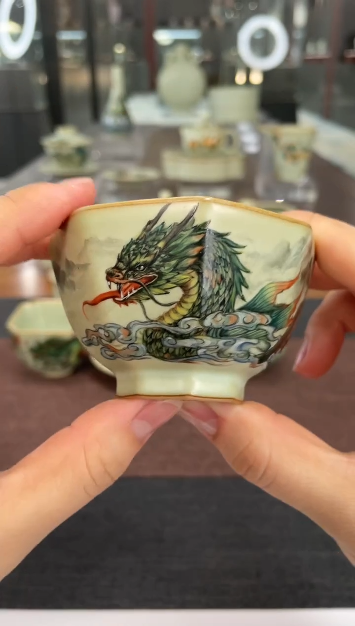 【闪购商品】周泽堂粉青釉上彩手绘作品