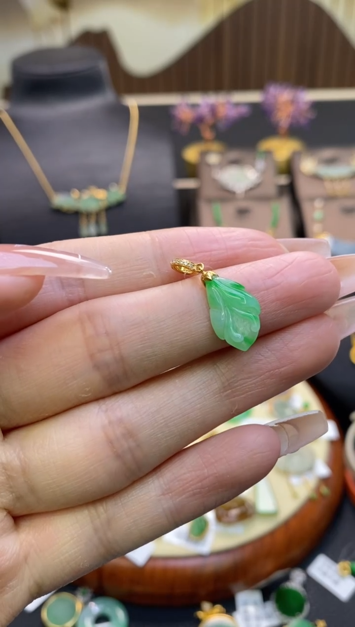 【闪购商品】翡翠颈饰18K金镶嵌净货12400