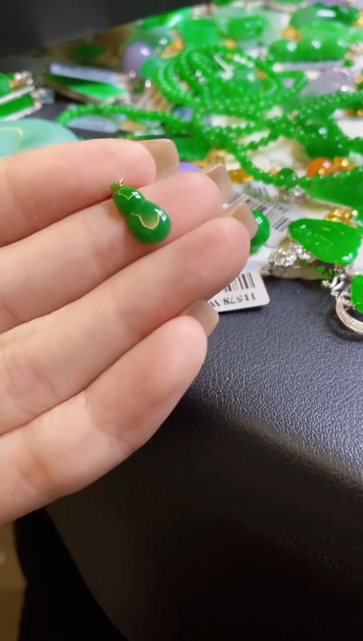 【闪购商品】定制翡翠18K金镶嵌吊坠