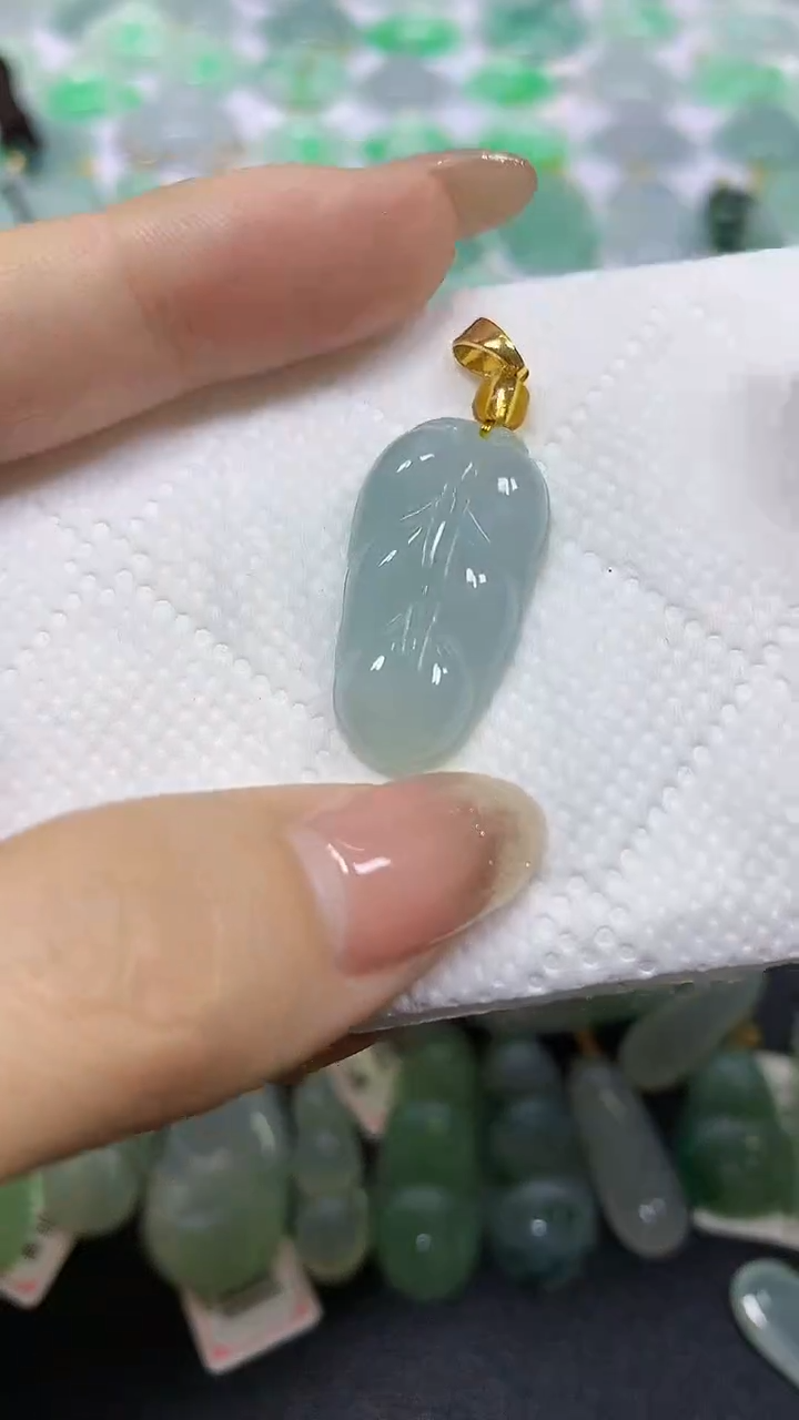 颈饰未镶嵌翡翠A货