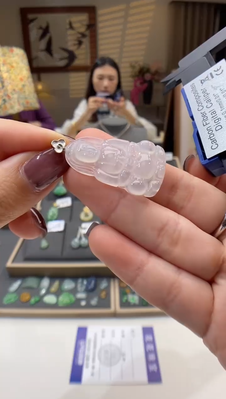 【闪购商品】翡翠颈饰18K金镶嵌观音