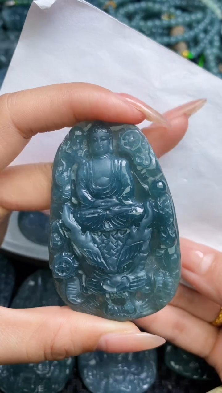 【闪购商品】翡翠颈饰未镶嵌          