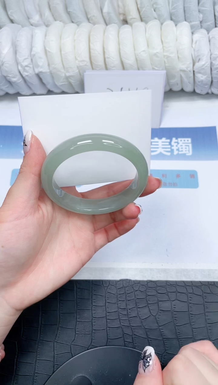 【闪购商品】石英质玉手镯未镶嵌167-58