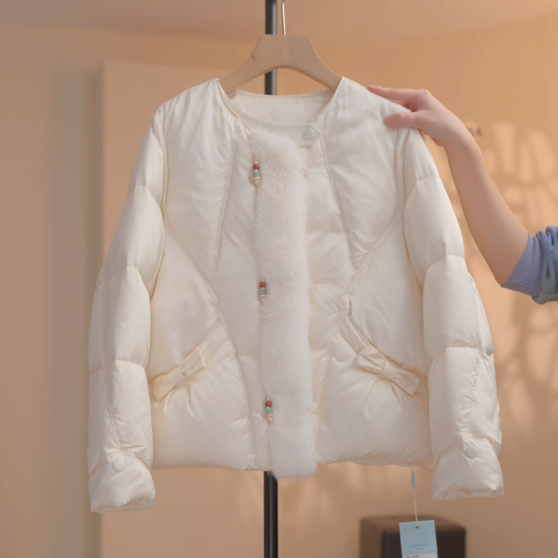 【越越】气质显瘦蝴蝶结羽绒服-Y20161