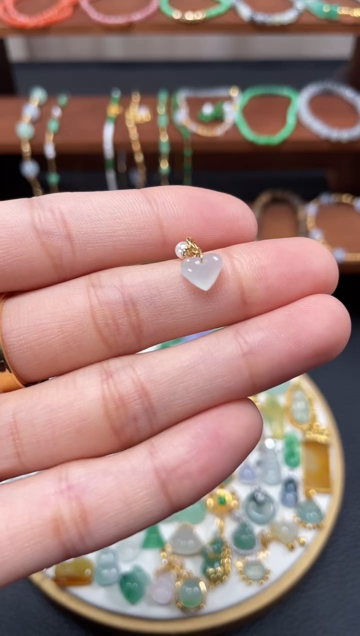 【闪购商品】翡翠吊坠(不含链)18K金镶嵌一个   JK677