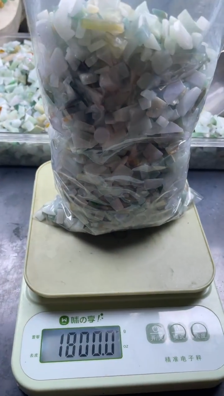 配石翡翠看****景天然翡翠迷你3斤风景