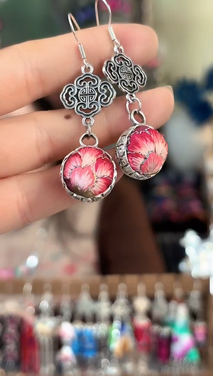 彩云南阁非遗老绣苗银饰品289