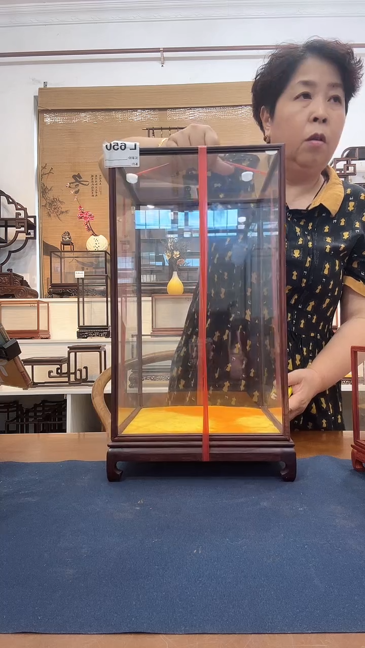 红酸枝木类木雕款瓜*脸玻璃罩650