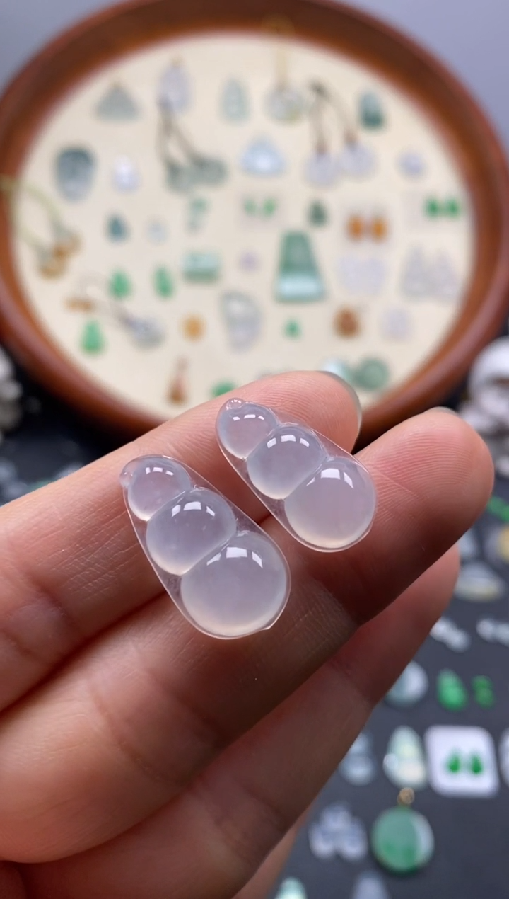 颈饰未镶嵌翡翠冰豆子1对/芬