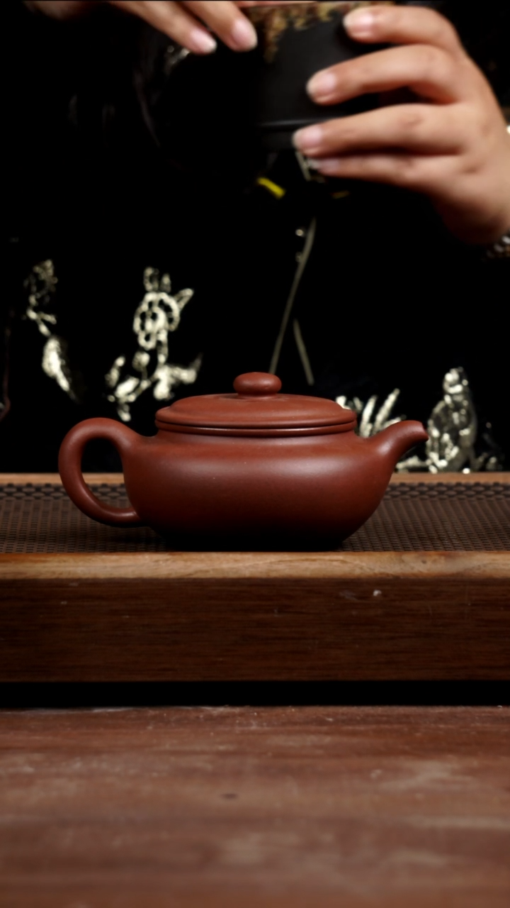 茶壶紫砂忍黑星土扁腹270CC