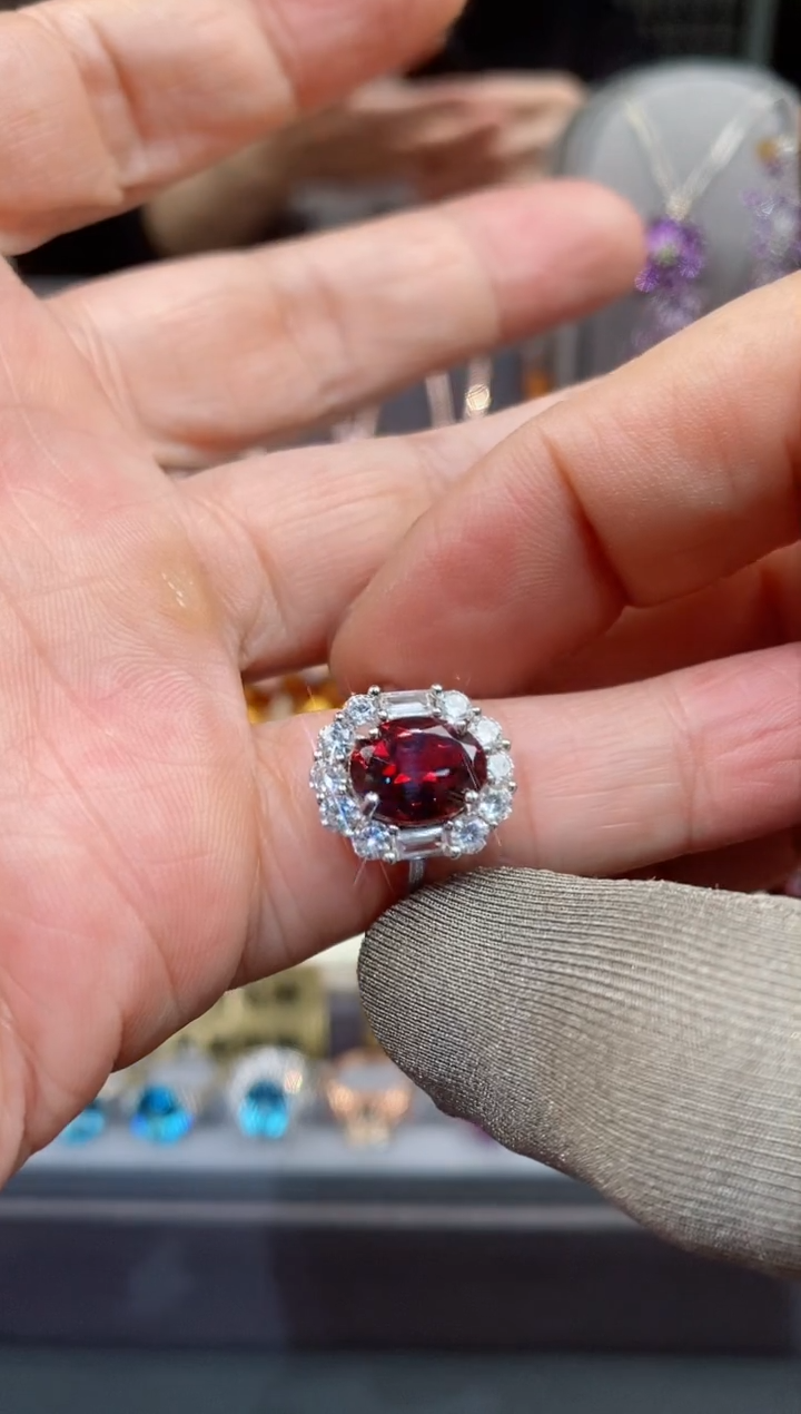 【闪购商品】石榴石戒子银S925镶嵌石榴石戒子16#