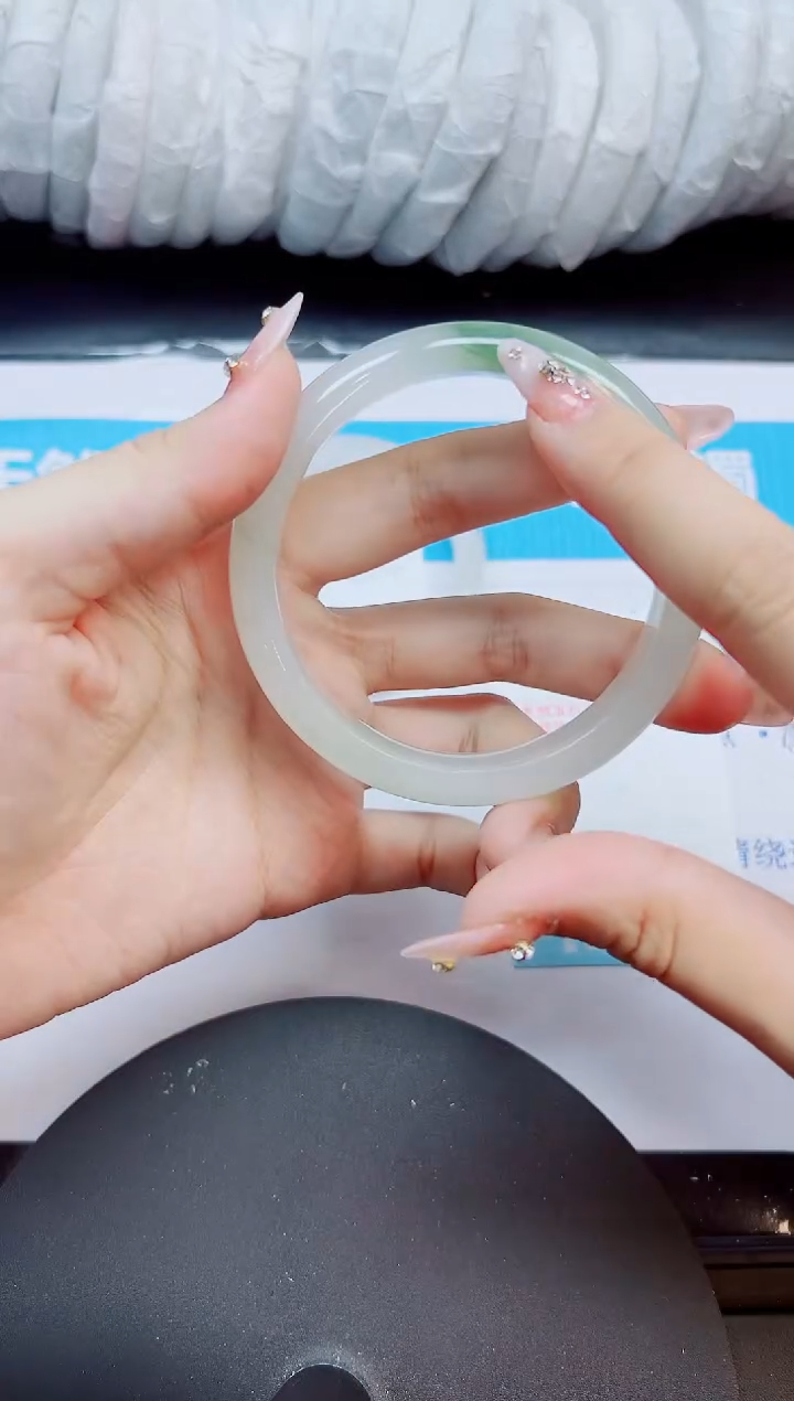 【闪购商品】石英质玉未镶嵌手镯475/64