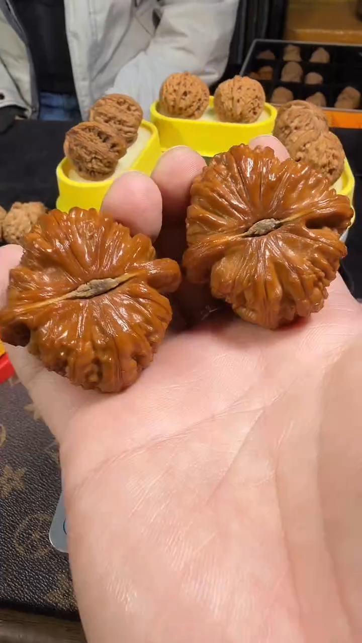 把件文玩核桃边46尺肚47尺全品白狮子