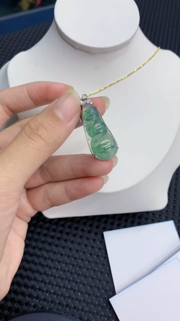 【闪购商品】翡翠颈饰18K金镶嵌            8