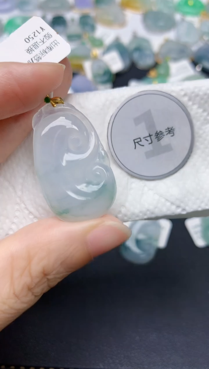 翡翠18K金镶嵌颈饰天然缅甸A货翡翠