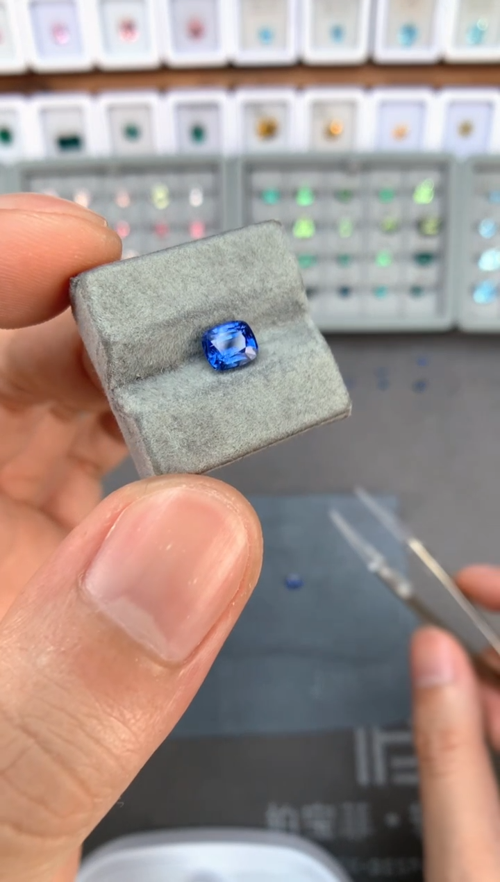 【闪购商品】定制蓝宝石裸石未镶嵌1.09ct