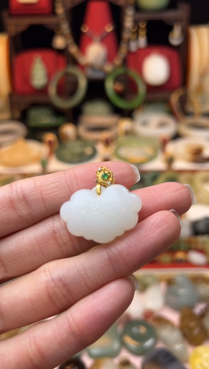 【闪购商品】和田玉挂件18K金镶嵌福利