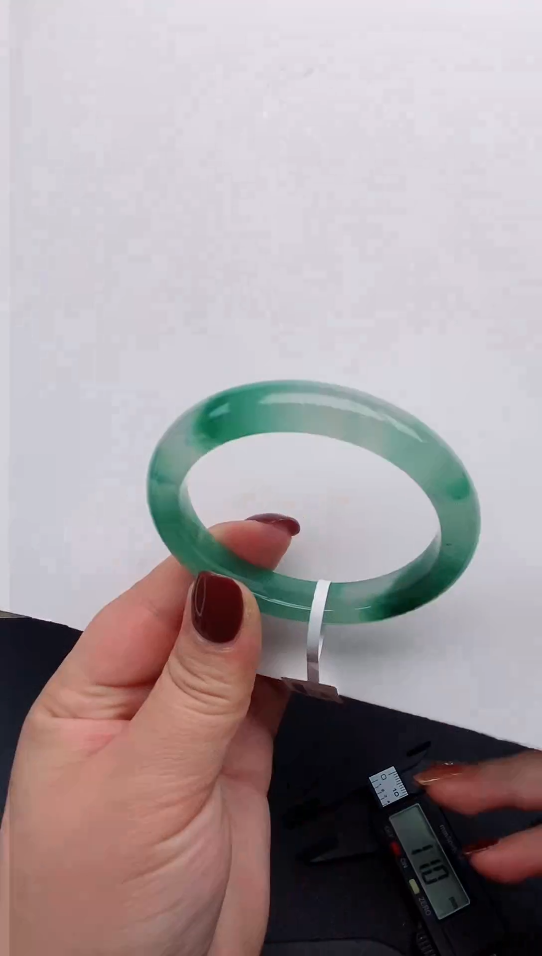 【闪购商品】石英质玉手镯未镶嵌38