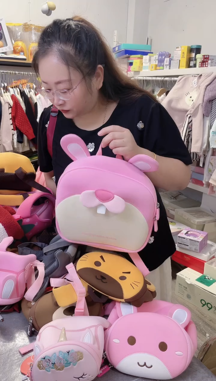 若****此方包狮子默认为微瑕   1 
