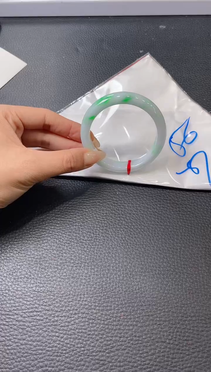 【闪购商品】翡翠手镯未镶嵌手镯