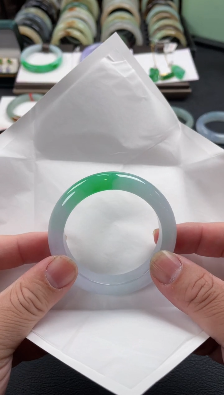 【闪购商品】翡翠手镯未镶嵌手镯