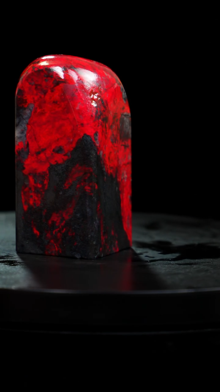 鸡血石精品黑牛角鸡血石旬阳