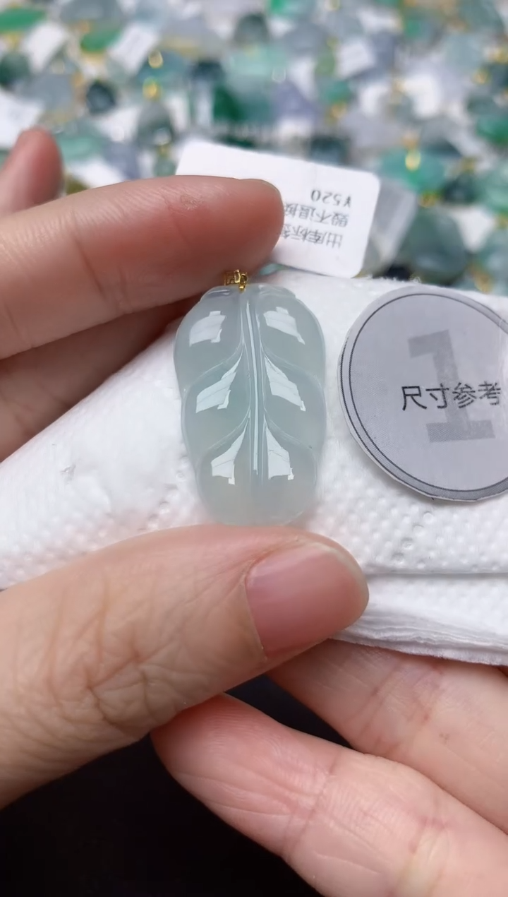 颈饰18K金镶嵌翡翠天然缅甸A货翡翠