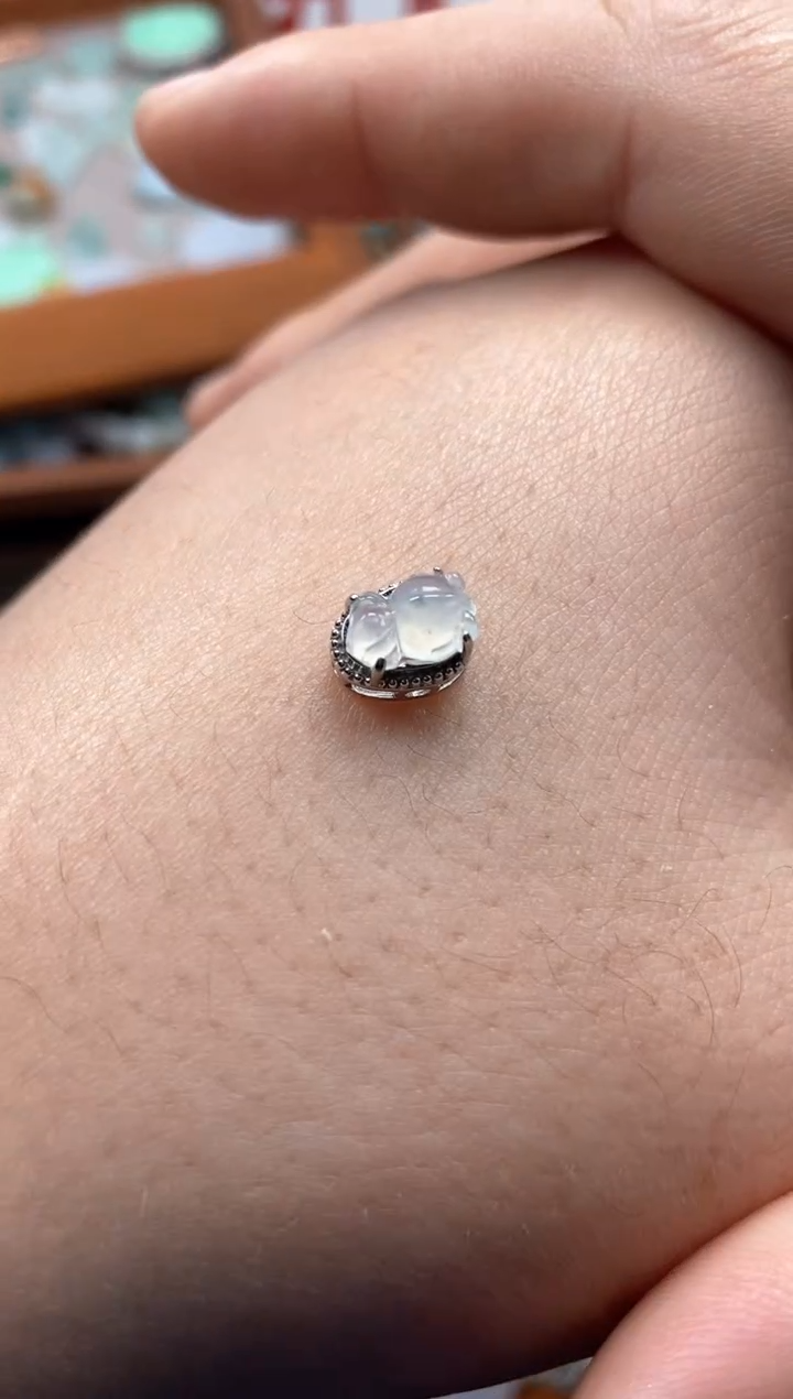 【闪购商品】翡翠颈饰未镶嵌哥哥