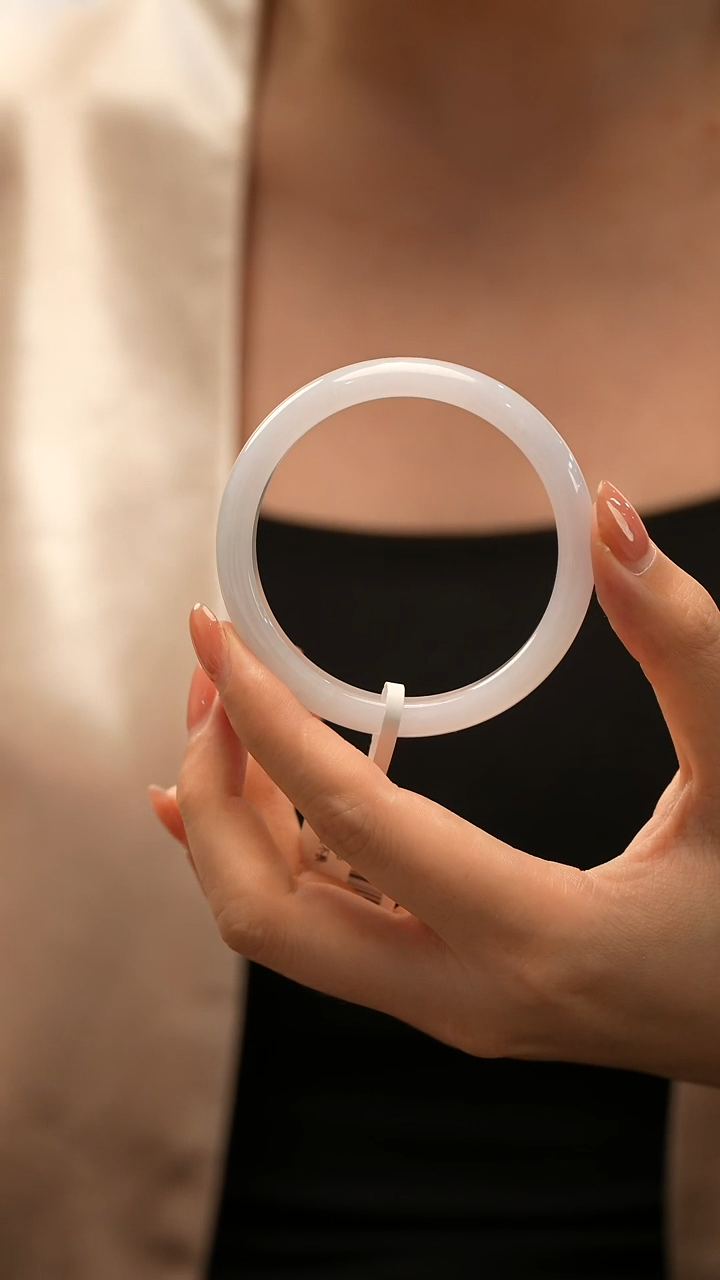 翡翠手镯未镶嵌83号