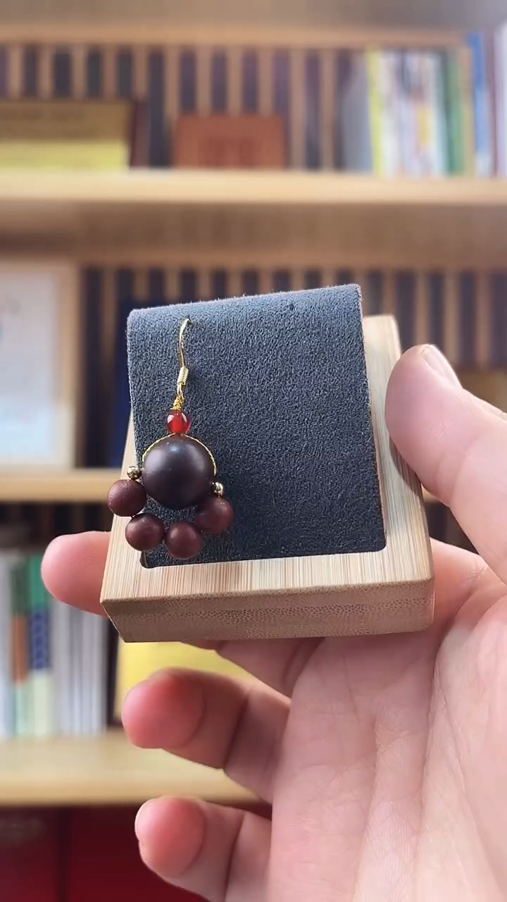 珠串红麝+息肌丸香方小猫爪耳环