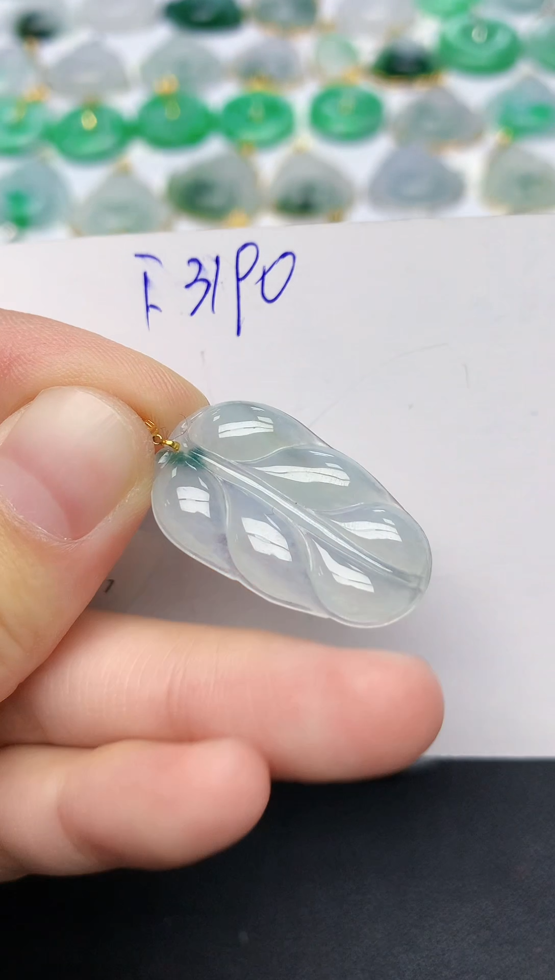 颈饰18K金镶嵌翡翠 天然缅甸A货翡翠百元以上9元证书费自理