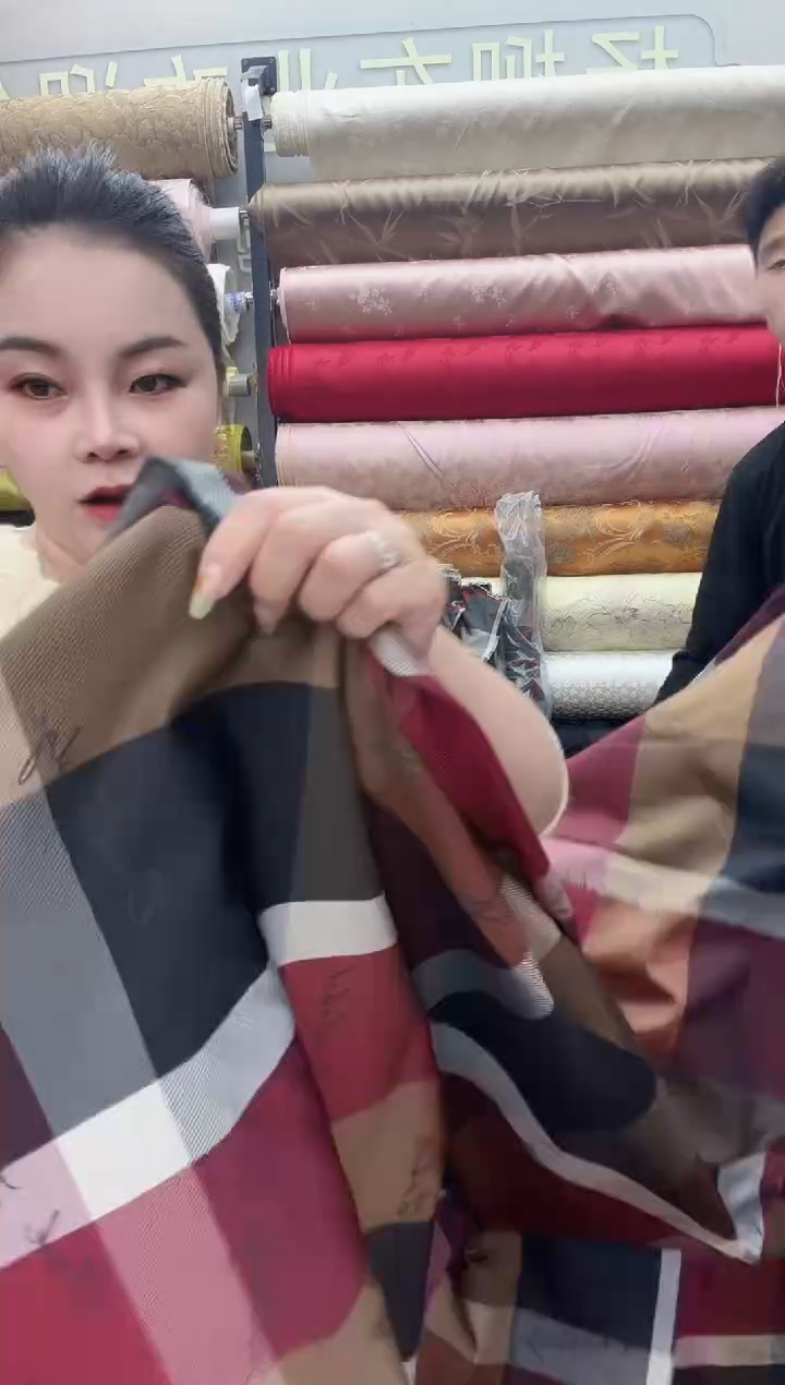 7号红色格子里布3米