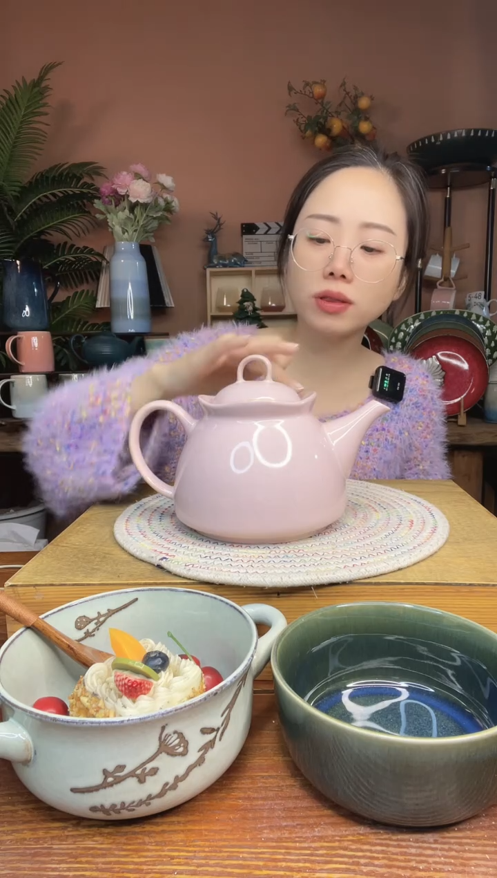 陶瓷粉色窑变釉水壶 微瑕疵