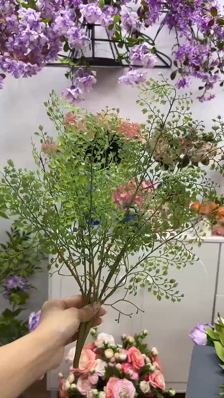 2枝铁线莲组合（）