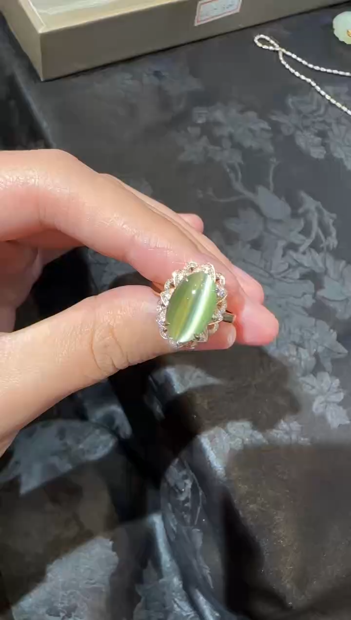 【闪购商品】和田玉戒指18K金镶嵌1