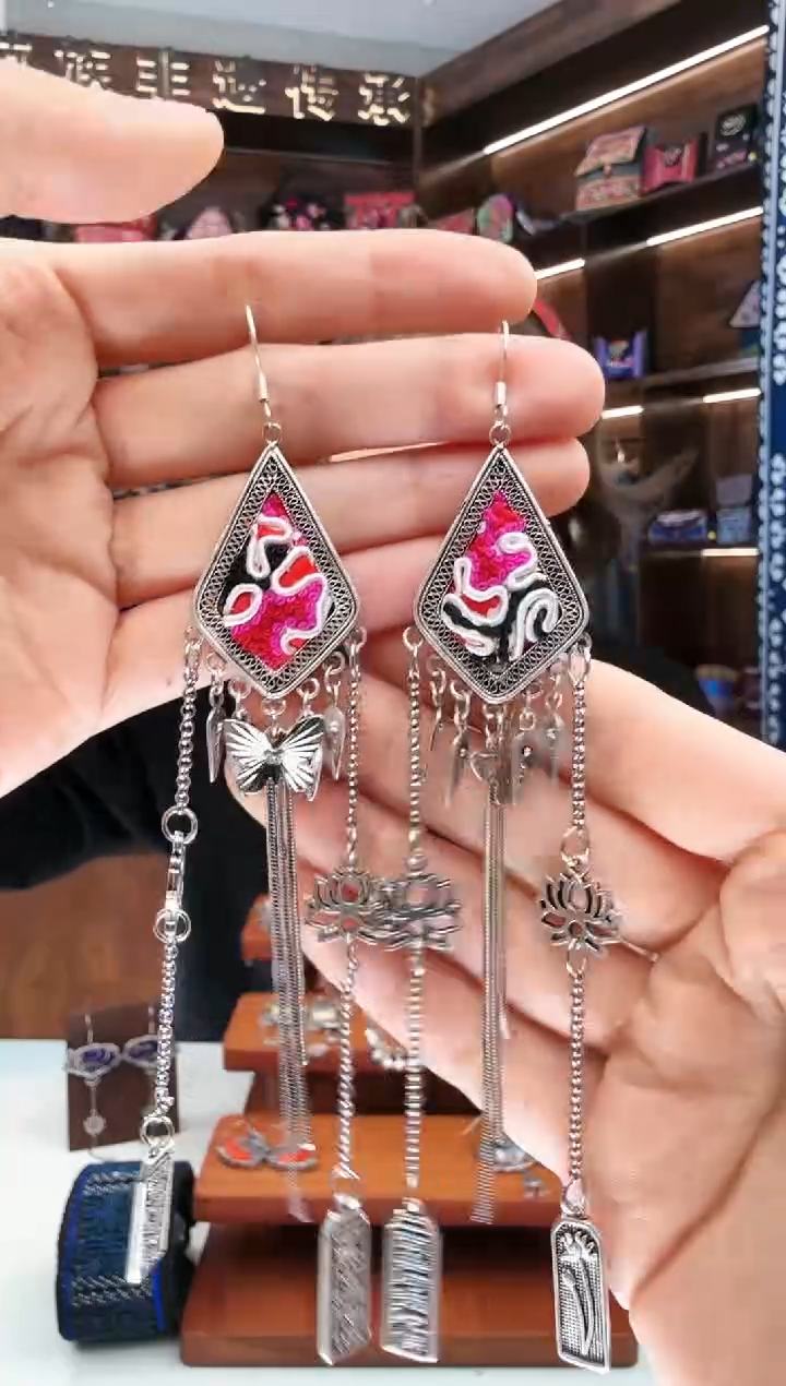 【闪购商品】织绣150蚩梦苗族古绣