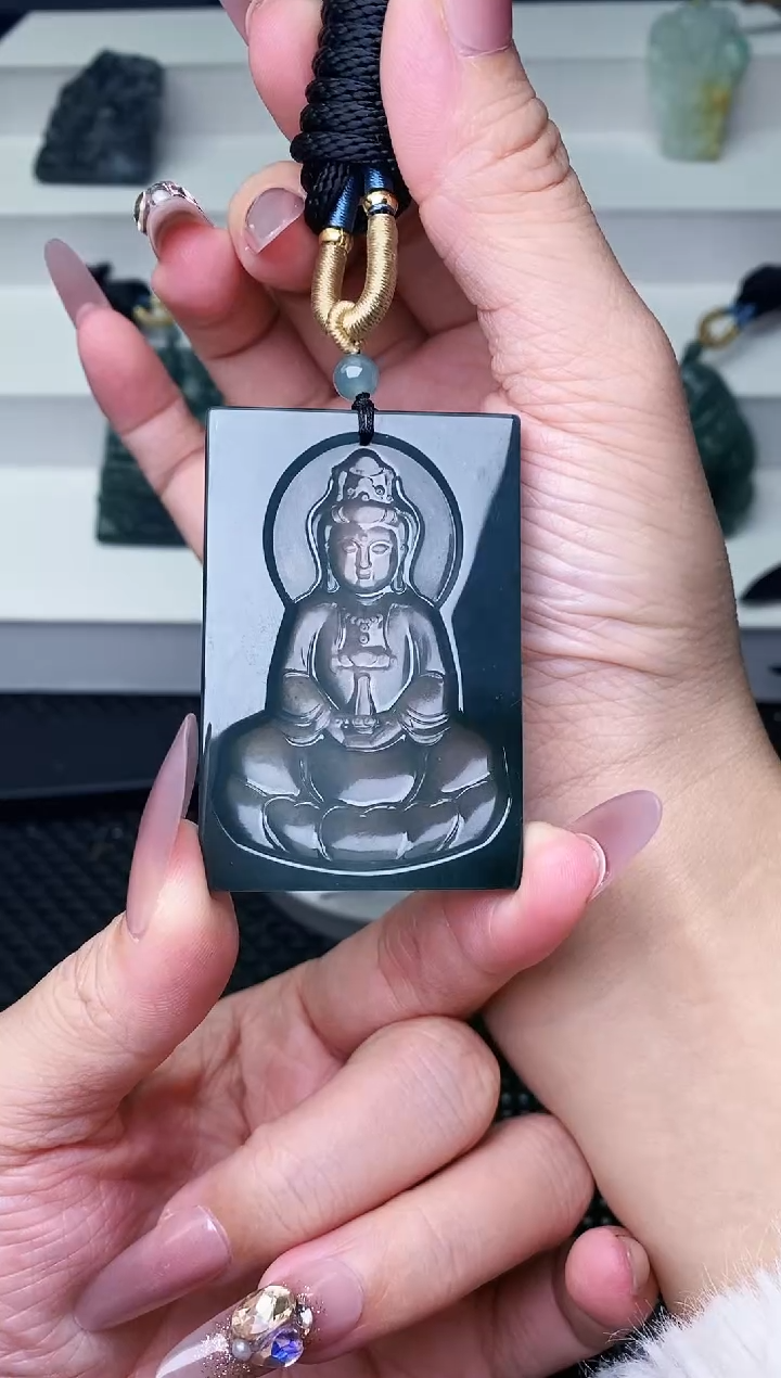 颈饰未镶嵌翡翠 