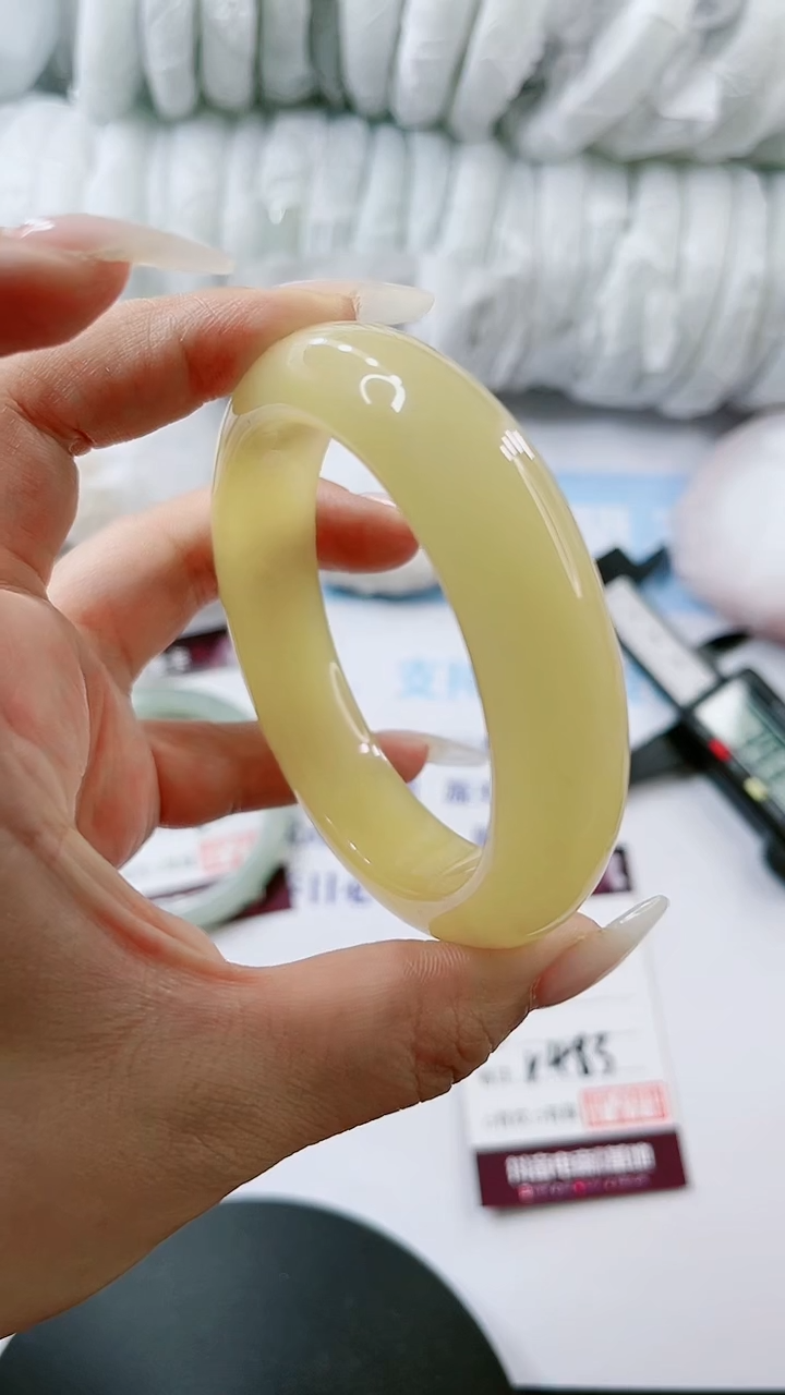 【闪购商品】石英质玉手镯未镶嵌多样性发货V483