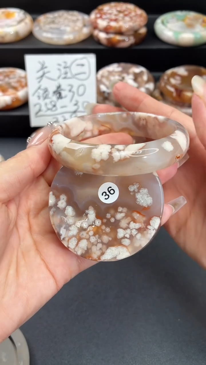 手镯玛瑙/玉髓未镶嵌石英质玉59圈(赠送镯心)圈口建议拍大