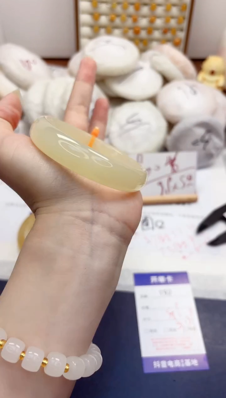 石英质玉手镯未镶嵌192-玉兰白-圈口58.9