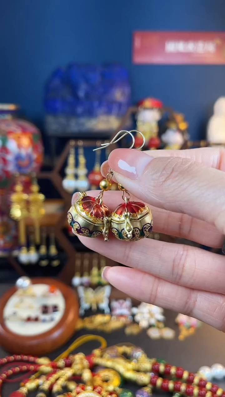 【闪购商品】柿柿如意珐琅耳钩