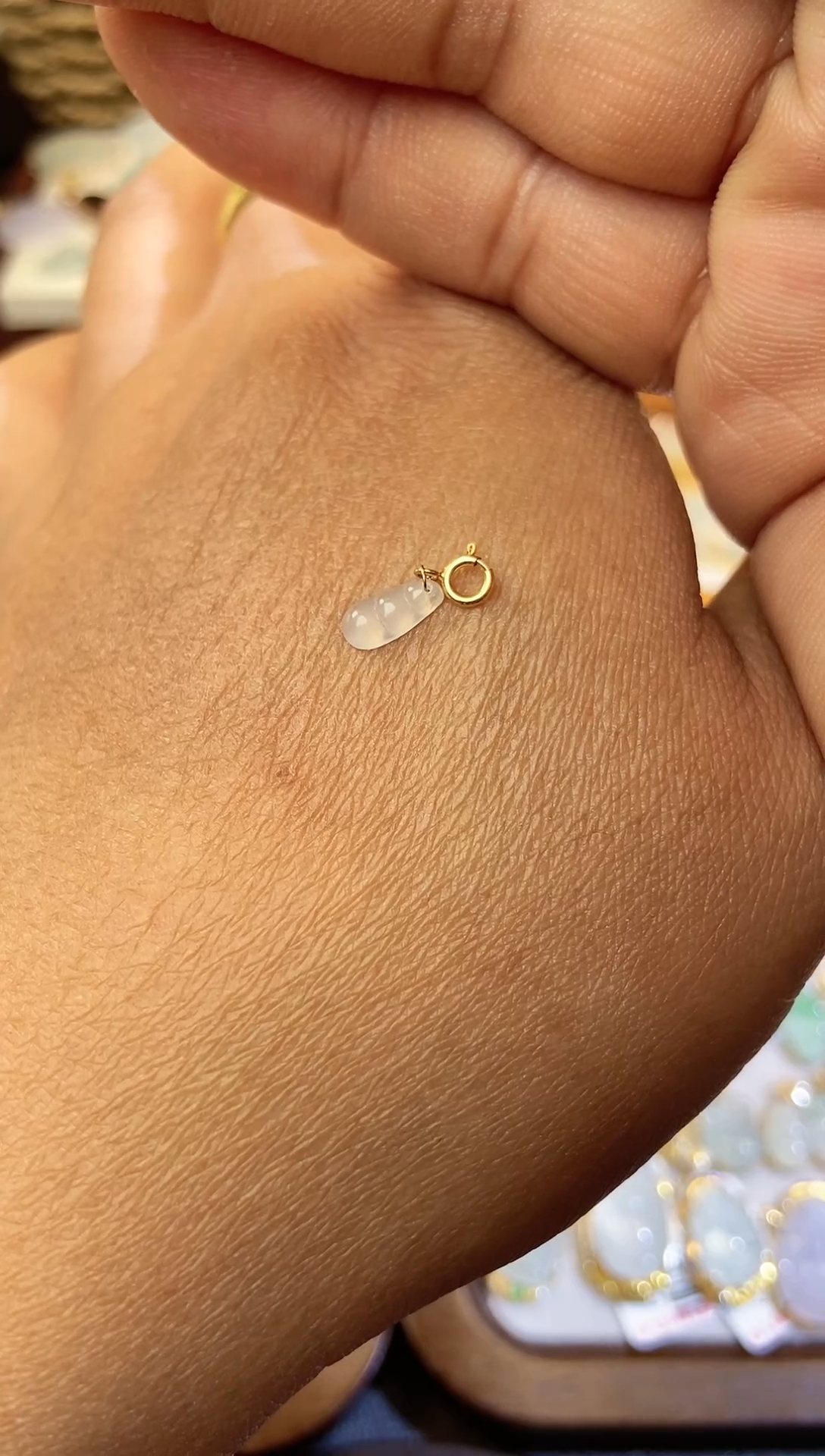 【闪购商品】翡翠吊坠(不含链)18K金镶嵌翡翠